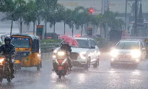 தமிழகத்தில் இரவு 7 மணி வரை 30 மாவட்டங்களுக்கு மழை எச்சரிக்கை