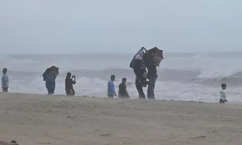 டிட்வா புயலின் வேகம் குறைந்தது- சென்னையில் இருந்து 170 கி.மீ தொலைவில் மையம்