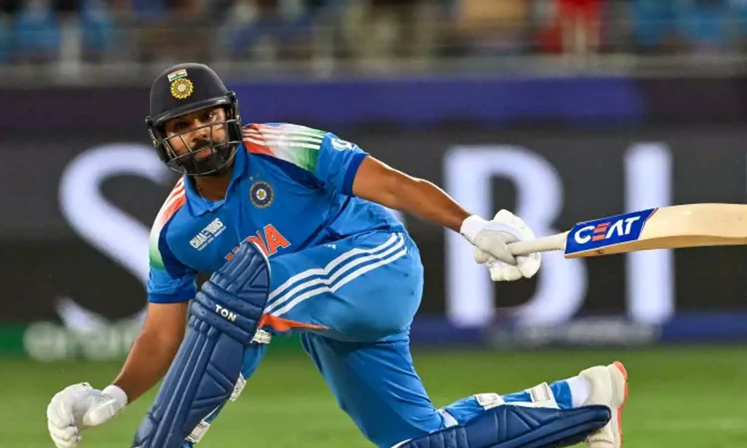 100 பந்துகளை சந்தித்தும் சிக்சர் அடிக்க முடியல- ரோகித்தை திணறவிட்ட வெஸ்ட் இண்டீஸ் வீரர்