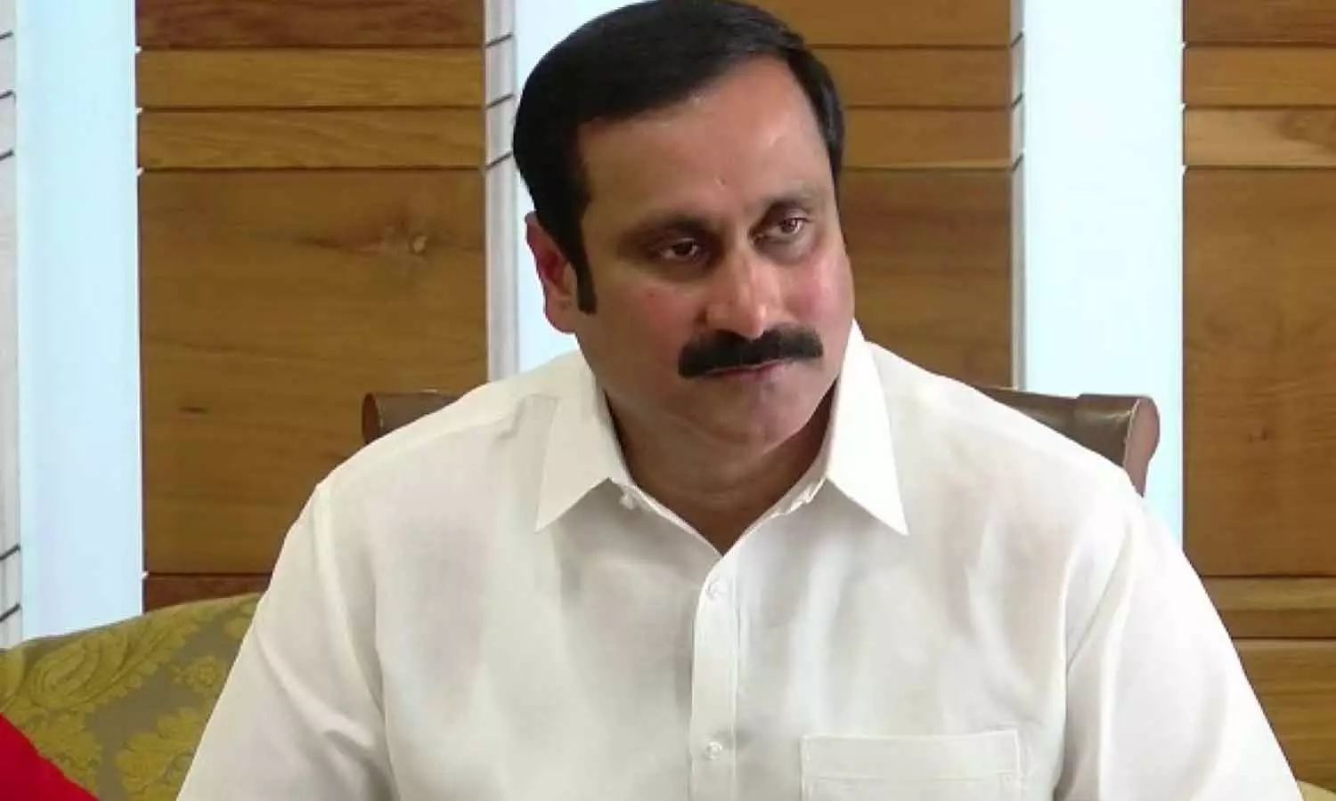 திமுக ஆட்சியில் உயிருக்கும், உடமைக்கும் பாதுகாப்பு இல்லை- அன்புமணி ராமதாஸ் குற்றச்சாட்டு திமுக ஆட்சியில் உயிருக்கும், உடமைக்கும் பாதுகாப்பு இல்லை- அன்புமணி ராமதாஸ் குற்றச்சாட்டு