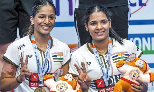 சர்வதேச பேட்மிண்டன்: இந்தியாவின் திரிசா-காயத்ரி ஜோடி மீண்டும் சாம்பியன்