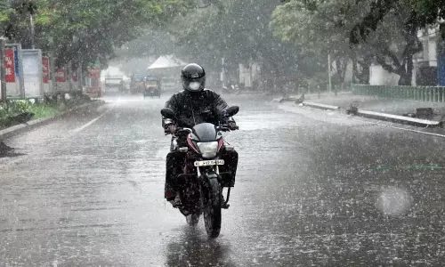 திருவள்ளூரில் கனமழை- அவசர உதவி எண்கள் அறிவிப்பு