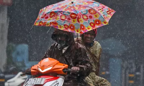 சென்னையில் மீண்டும் வெளுக்கத் தொடங்கிய கனமழை