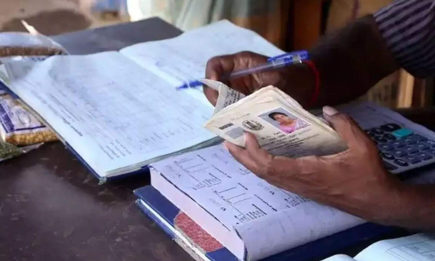 2020 முதல் நாட்டில் 2.49 கோடி ரேஷன் கார்டுகள் ரத்து - மத்திய அரசு தகவல்