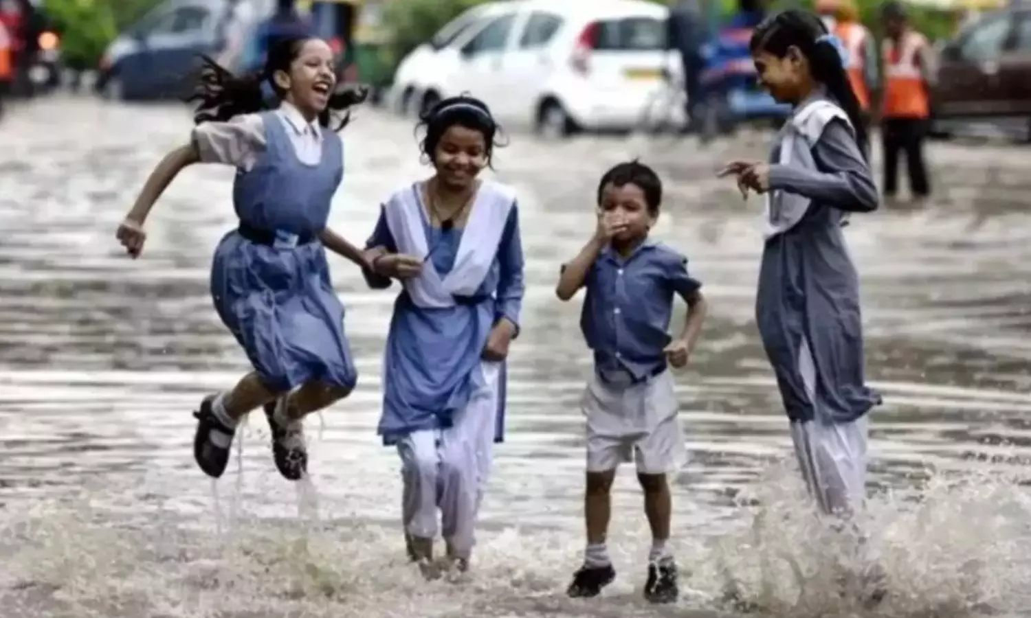 காஞ்சிபுரம் மாவட்டத்தில் இன்று பள்ளி, கல்லூரிகளுக்கு விடுமுறை