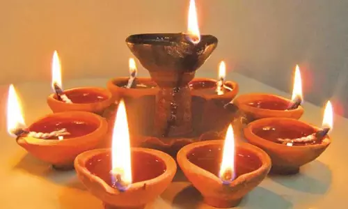 கார்த்திகை தீபம் - விளக்கு ஏற்றும் திசையும் அதன் பலன்களும்