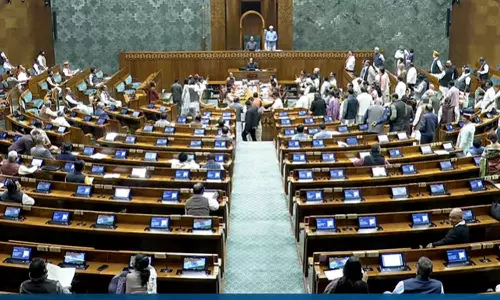 SIR குறித்து விவாதிக்க கோரி எதிர்க்கட்சிகள் அமளி: மக்களவை நண்பகல் 12 மணி வரை ஒத்திவைப்பு