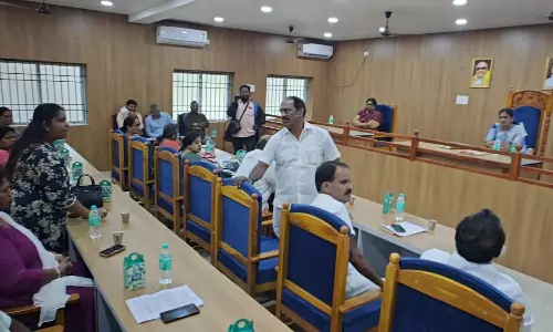 வீட்டுமனை அனுமதி வழங்க லஞ்சம் கேட்பதாக திமுக நகரமன்ற தலைவர் மீது திமுக கவுன்சிலர் புகார்!