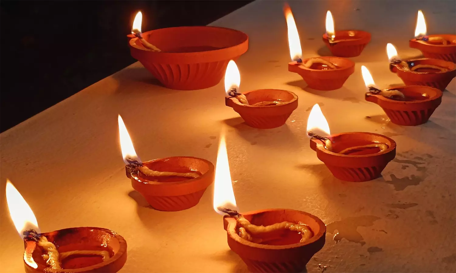 கார்த்திகை தீபம் - எத்தனை விளக்குகள் ஏற்ற வேண்டும் தெரியுமா?