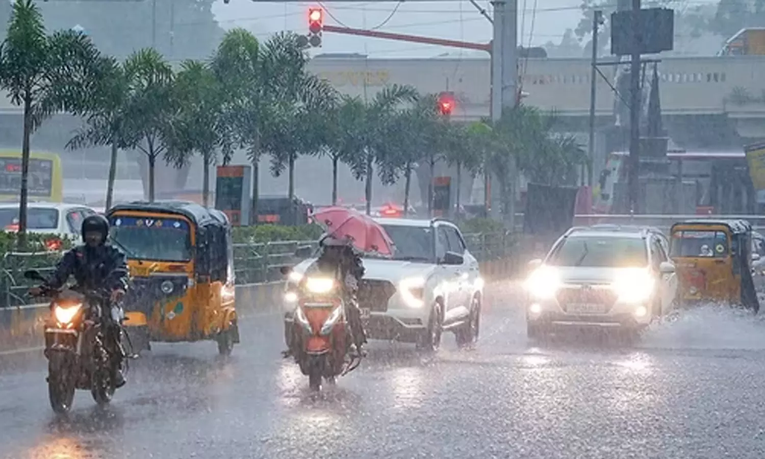 சென்னையில் மழை நீடிக்குமா..? வானிலை ஆய்வு மையம் கொடுத்த அப்டேட் சென்னையில் மழை நீடிக்குமா..? வானிலை ஆய்வு மையம் கொடுத்த அப்டேட்