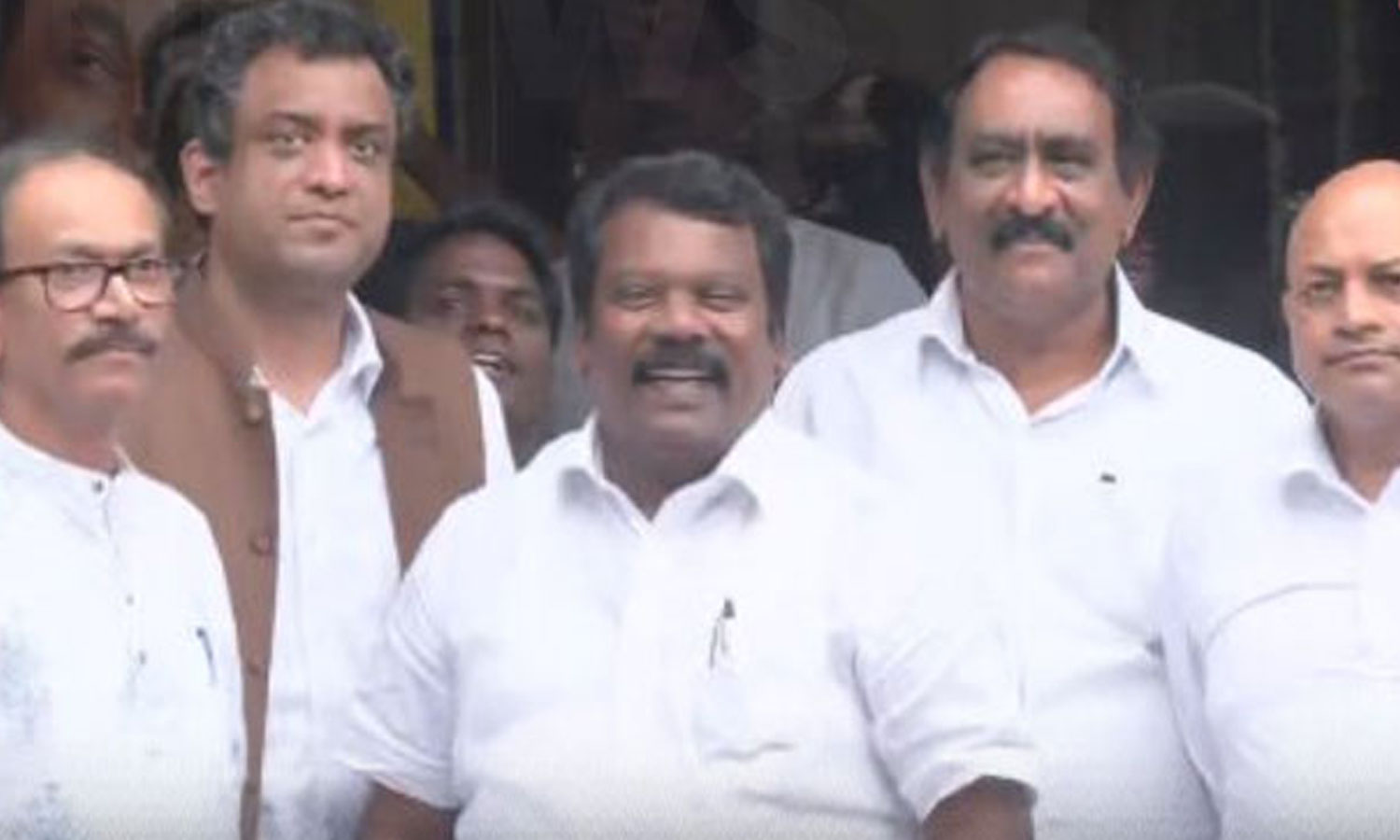 தொகுதி பங்கீடு பேச்சுவார்த்தை தொடங்கியது- முதலமைச்சர் மு.க.ஸ்டாலினுடன் காங்கிரஸ் ஐவர் குழு சந்திப்பு