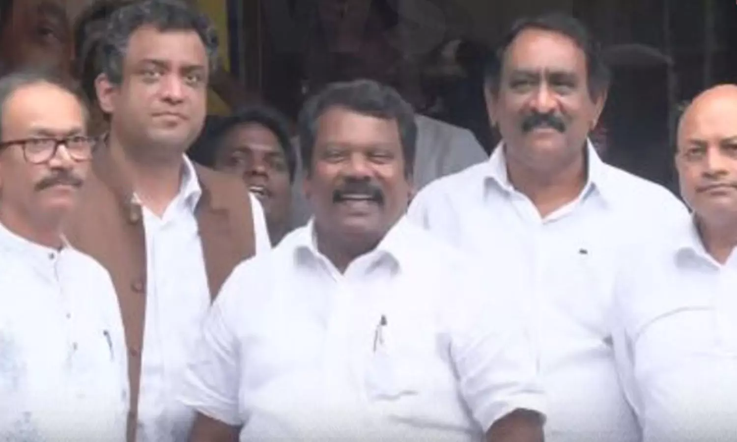 தொகுதி பங்கீடு பேச்சுவார்த்தை தொடங்கியது- முதலமைச்சர் மு.க.ஸ்டாலினுடன் காங்கிரஸ் ஐவர் குழு சந்திப்பு