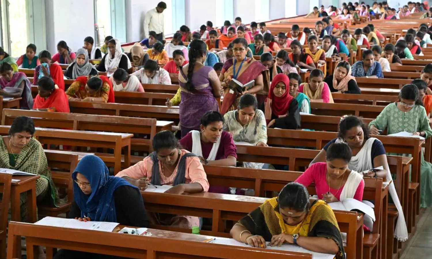 காலிப்பணியிடங்கள் டூ 2026 தேர்வு உத்தேச அட்டவணை - TNPSC தேர்வர்களுக்கான முக்கிய அறிவிப்புகள் வெளியீடு!