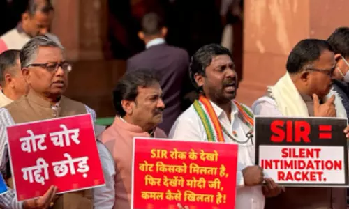 பாராளுமன்ற வளாகத்தில் SIR-க்கு எதிர்ப்பு தெரிவித்து காங்கிரஸ் ஆர்ப்பாட்டம் - விஜய் வசந்த் எம்.பி. பங்கேற்பு