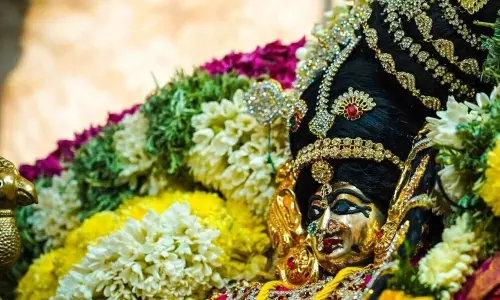 Indraya Panchangam மற்றும் முக்கிய நிகழ்வுகள்- 4 டிசம்பர் 2025:  நத்தம் மாரியம்மன் கோவிலில் லட்ச தீபக்காட்சி