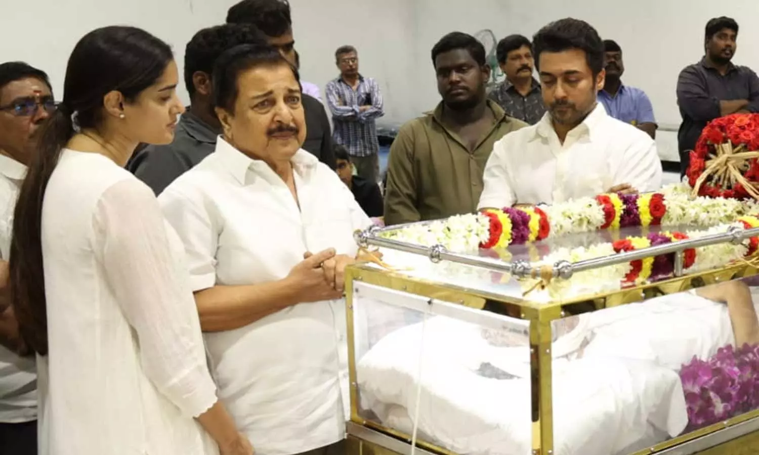 சூர்யாவுக்கு சரவணன் என்ற பெயர் இதனால் தான் வைத்தேன்! - உண்மையை உடைத்த சிவகுமார் சூர்யாவுக்கு சரவணன் என்ற பெயர் இதனால் தான் வைத்தேன்! - உண்மையை உடைத்த சிவகுமார்