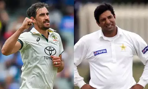 டெஸ்டில் அதிக விக்கெட்டுகள்: வாசிம் அக்ரம் சாதனையை சமன் செய்த ஸ்டார்க்