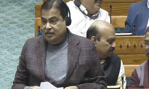 2030-க்குள் மின்சார வாகன சந்தை மதிப்பு 20 லட்சம் கோடி ரூபாயை எட்டும்: நிதின் கட்கரி