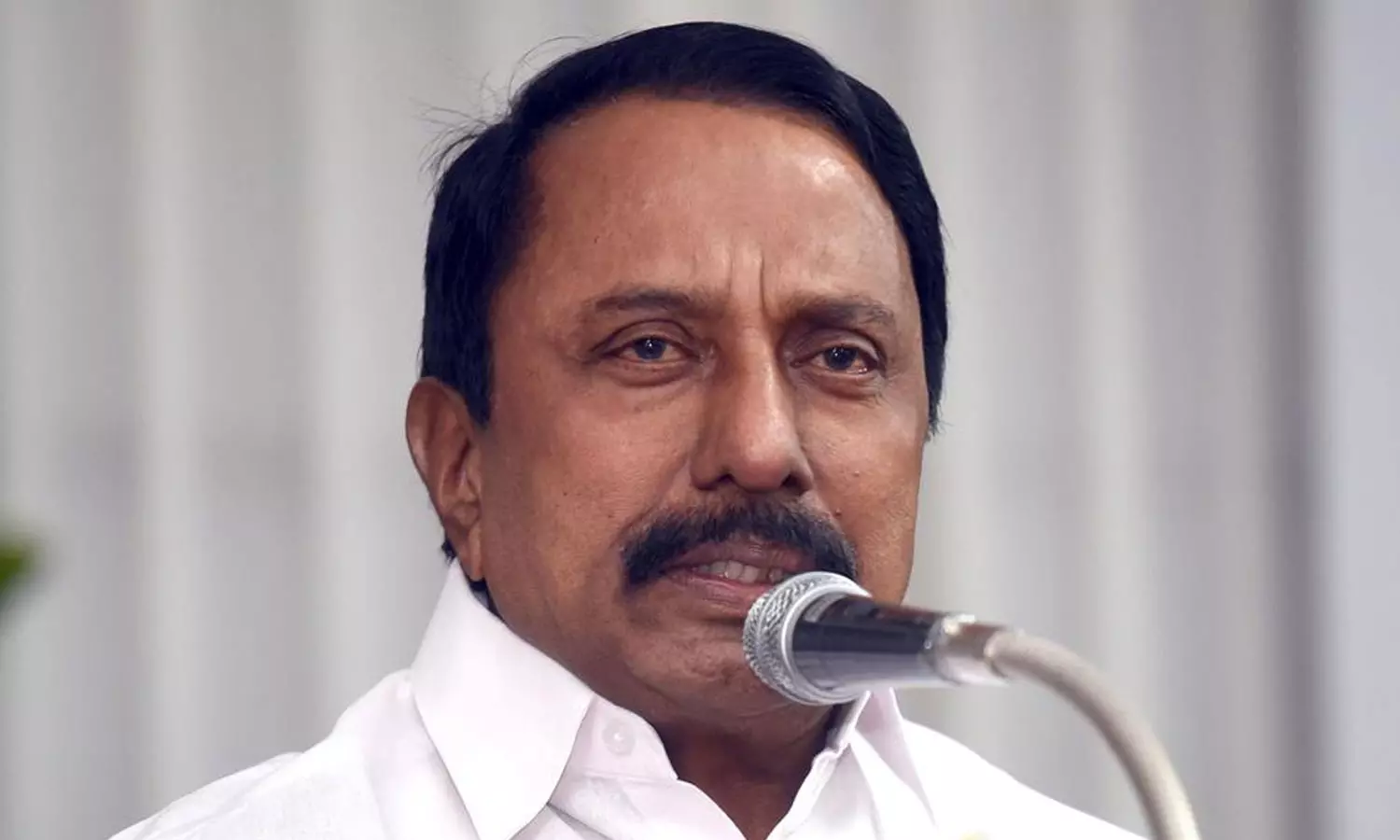 ஜெயலலிதாவின் தியாகங்களையும், பெரும் புகழையும் போற்றி வணங்குகிறேன்- செங்கோட்டையன் ஜெயலலிதாவின் தியாகங்களையும், பெரும் புகழையும் போற்றி வணங்குகிறேன்- செங்கோட்டையன்