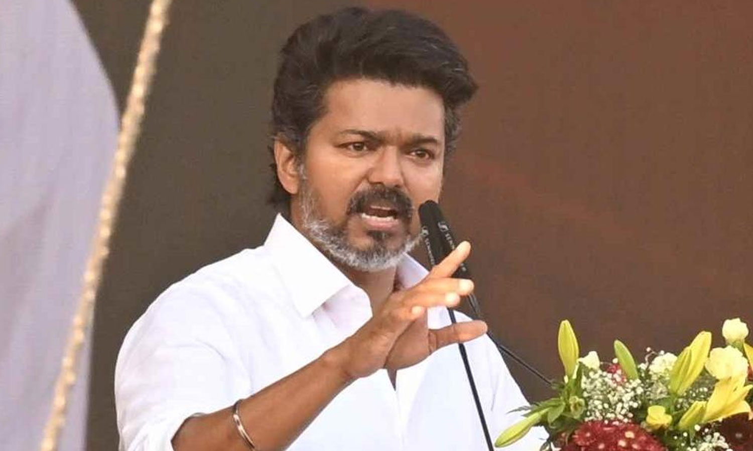 பிரமாண்ட பொதுக்கூட்டத்தில் விஜய் பேசுகிறார்- 10 ஆயிரம் பேர் மட்டுமே பங்கேற்க அனுமதி