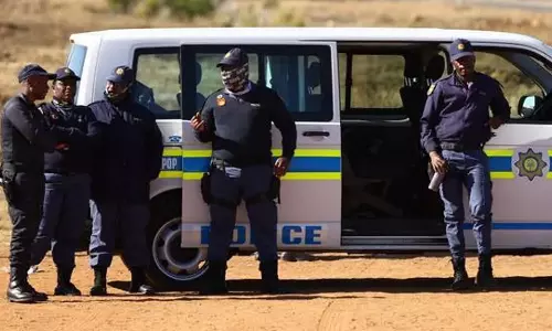 தென் ஆப்பிரிக்கா: பாரில் நடந்த துப்பாக்கிச் சூட்டில் 11 பேர் பலி