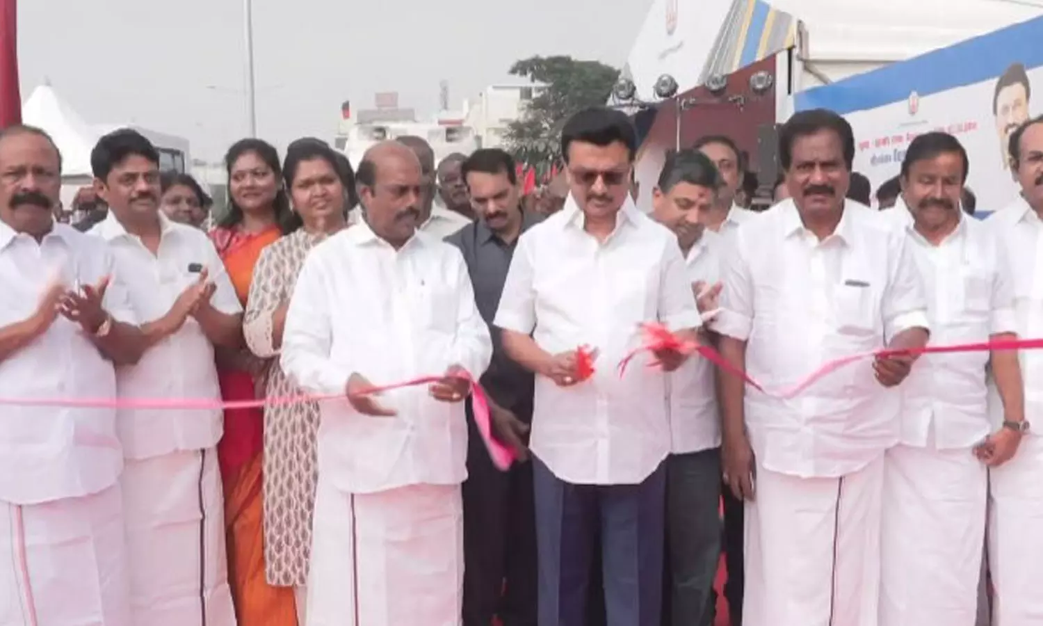 வீரமங்கை வேலுநாச்சியார் மேம்பாலத்தை திறந்து வைத்தார் முதலமைச்சர் மு.க.ஸ்டாலின் வீரமங்கை வேலுநாச்சியார் மேம்பாலத்தை திறந்து வைத்தார் முதலமைச்சர் மு.க.ஸ்டாலின்