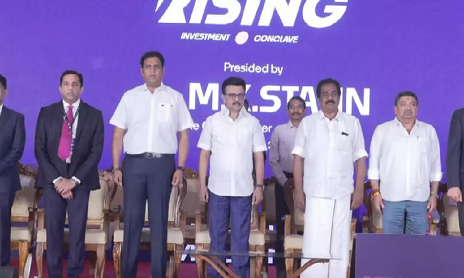 மதுரை முதலீட்டாளர் மாநாட்டில் 91 புரிந்துணர்வு ஒப்பந்தம்- முதலமைச்சர் முன்னிலையில் கையெழுத்தானது மதுரை முதலீட்டாளர் மாநாட்டில் 91 புரிந்துணர்வு ஒப்பந்தம்- முதலமைச்சர் முன்னிலையில் கையெழுத்தானது