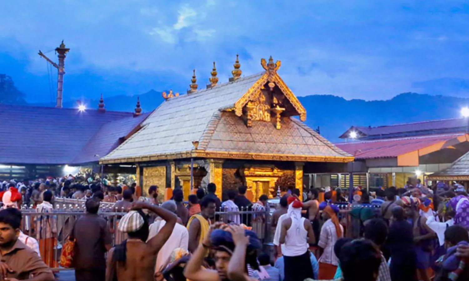 சபரிமலை சன்னிதானத்திற்கு அருகில் திடீர் தீ.. பக்தர்கள் பீதி