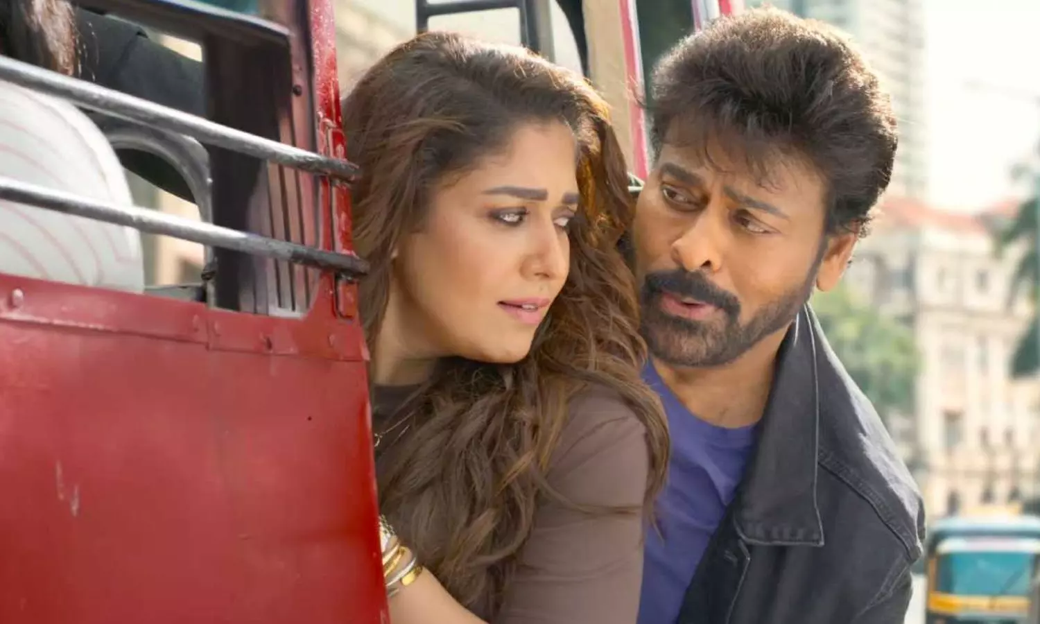 சிரஞ்சீவியுடன் காதல் பாடலில் நயன்தாரா - சசிரேகா ரிலீஸ் சிரஞ்சீவியுடன் காதல் பாடலில் நயன்தாரா - சசிரேகா ரிலீஸ்