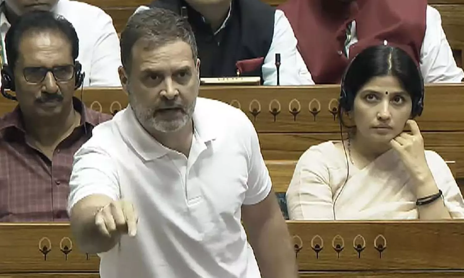 10 மணிநேரம்.. மக்களவையில் அனல் பறக்கப்போகும் SIR மீதான விவாதம் - ராகுல் தலைமையில் குழு ரெடி! 10 மணிநேரம்.. மக்களவையில் அனல் பறக்கப்போகும் SIR மீதான விவாதம் - ராகுல் தலைமையில் குழு ரெடி!