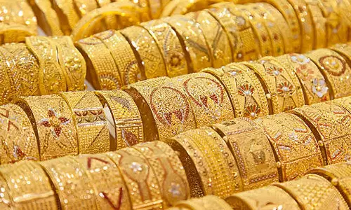 2025 REWIND : வைத்திருப்போர் மகிழ! வாங்குவோர் கலங்க! - தாறுமாறாக உயர்ந்த தங்கம் விலை