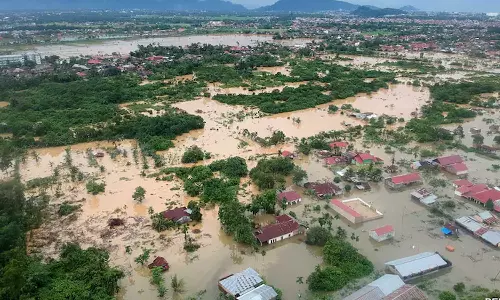சென்யார் புயலால் இந்தோனேசியாவில் உயிரிழந்தோர் எண்ணிக்கை 900-ஐ கடந்தது