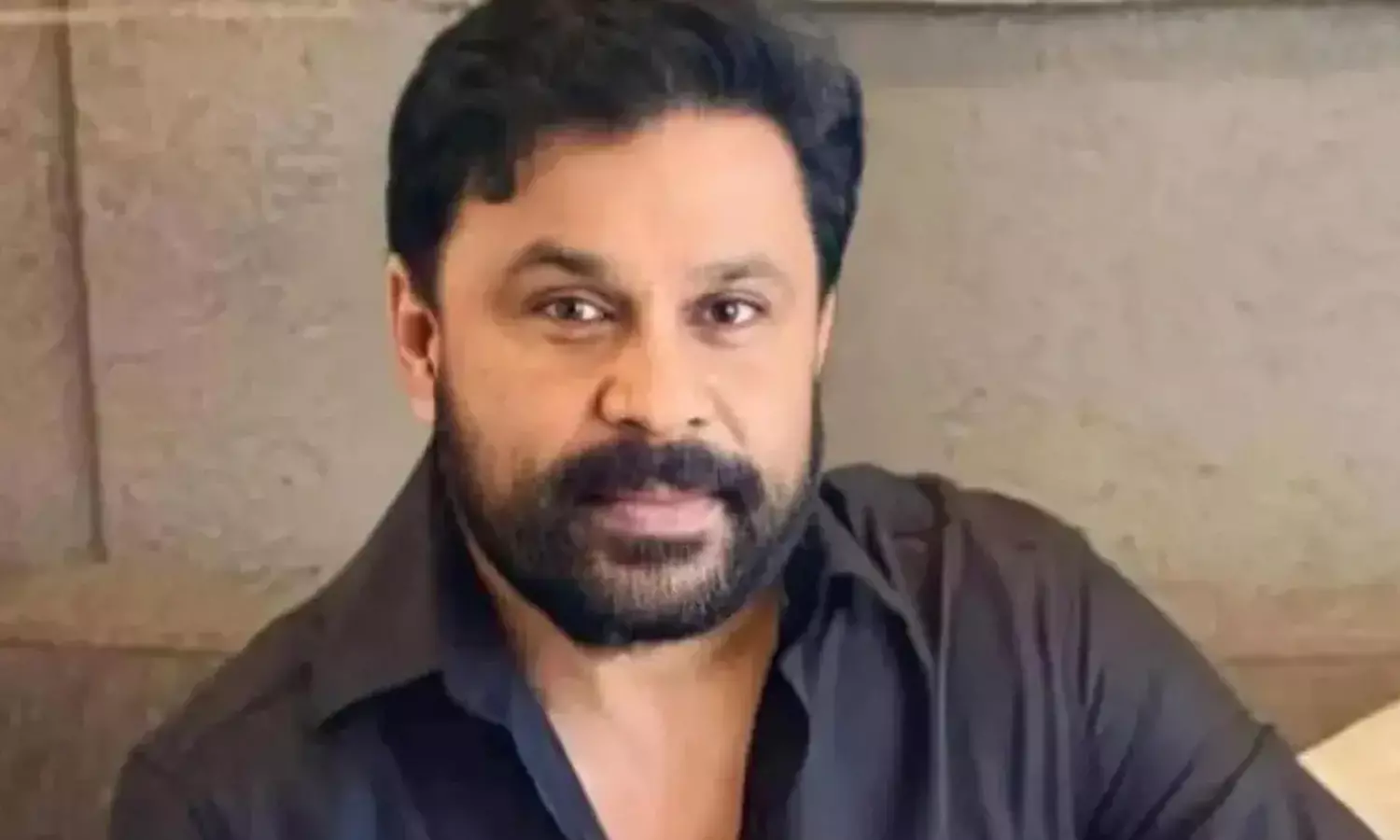 பிரபல நடிகையை கடத்தி கூட்டு பாலியல் வன்கொடுமை செய்த வழக்கு: நடிகர் திலீப் விடுதலை பிரபல நடிகையை கடத்தி கூட்டு பாலியல் வன்கொடுமை செய்த வழக்கு: நடிகர் திலீப் விடுதலை