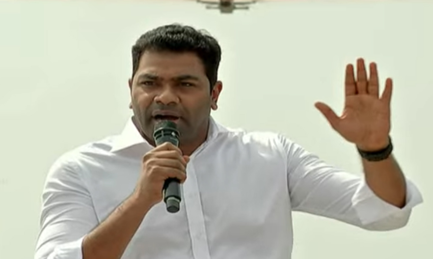 புதுச்சேரியில் போன்று விஜய்க்கு தமிழ்நாட்டில் பாதுகாப்பு கொடுக்கப்படவில்லை - ஆதவ் அர்ஜுனா