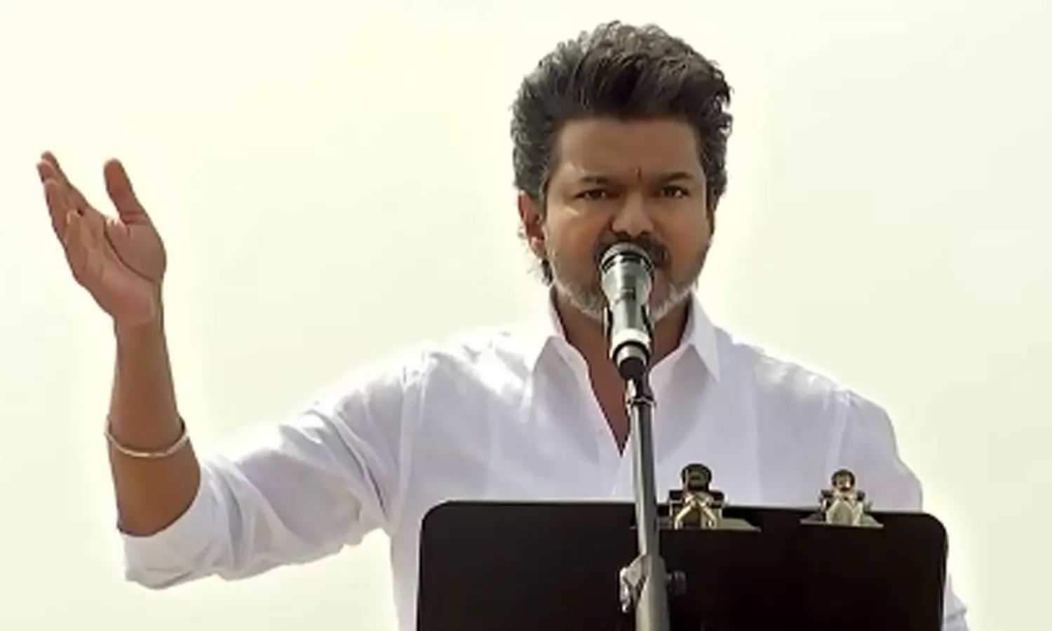 நம்ப வைத்து ஏமாற்றுவார்கள் தி.மு.க.வை நம்பாதீங்க- விஜய் நம்ப வைத்து ஏமாற்றுவார்கள் தி.மு.க.வை நம்பாதீங்க- விஜய்