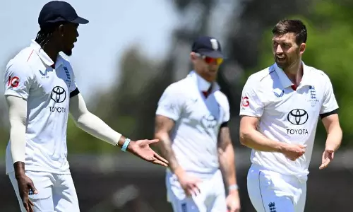 ஆஸ்திரேலியா வீரரை தொடர்ந்து ஆஷஸ் தொடரில் இருந்து இங்கிலாந்து வீரர் விலகல்