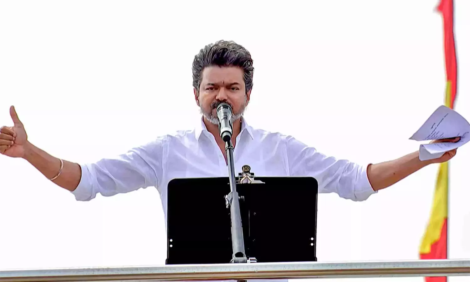 புதுச்சேரி முதலமைச்சரை விமர்சிக்காத விஜய்: த.வெ.க.- என்.ஆர்.காங். கூட்டணிக்கு அச்சாரமா? புதுச்சேரி முதலமைச்சரை விமர்சிக்காத விஜய்: த.வெ.க.- என்.ஆர்.காங். கூட்டணிக்கு அச்சாரமா?