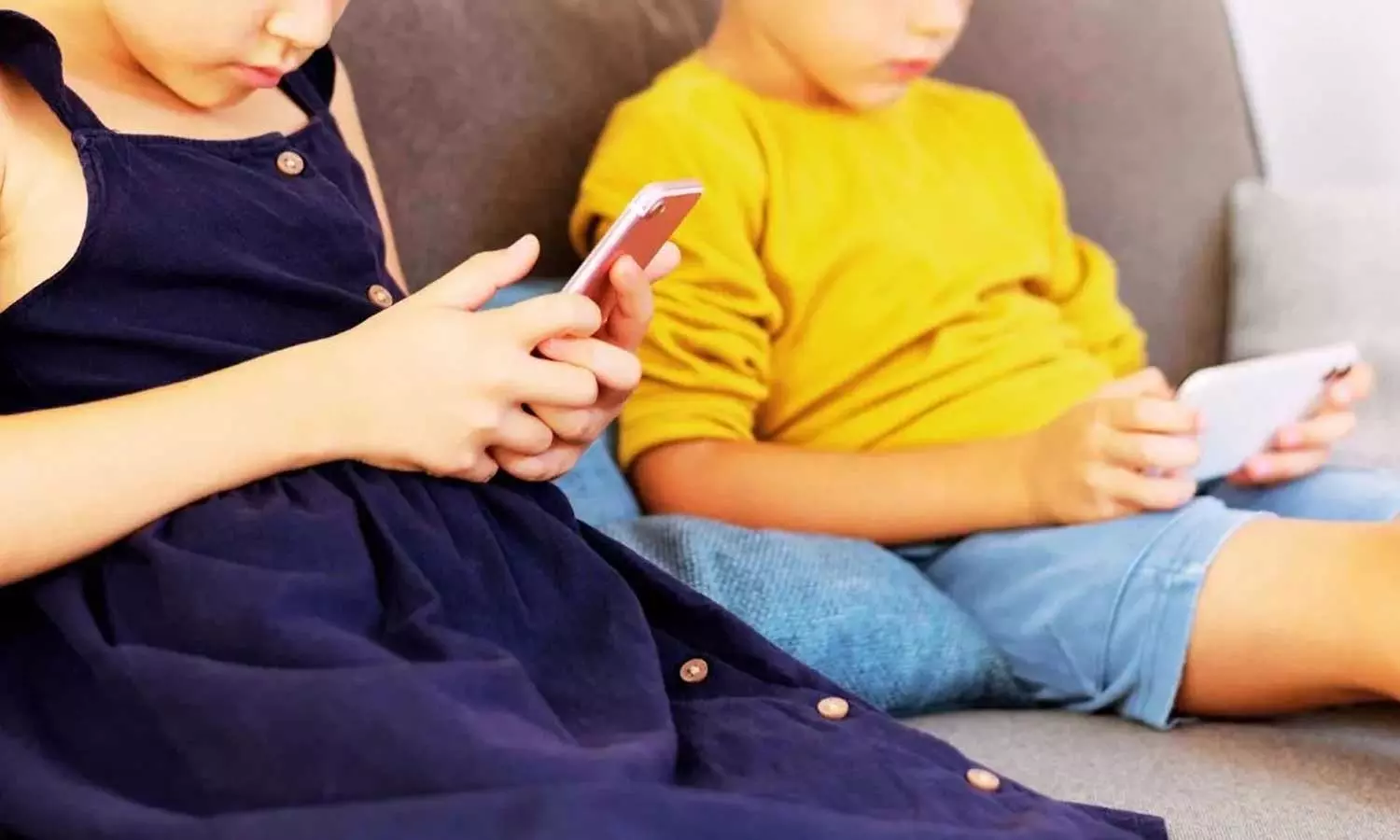 ஆஸ்திரேலியாவில் சிறுவர்கள் சமூக ஊடகங்களை பயன்படுத்த இன்று முதல் தடை! ஆஸ்திரேலியாவில் சிறுவர்கள் சமூக ஊடகங்களை பயன்படுத்த இன்று முதல் தடை!