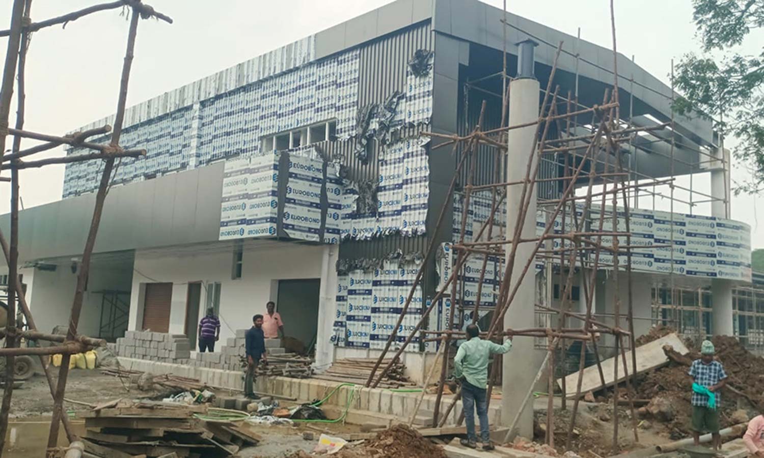 புதுப்பொலிவுடன் உருவாகும் கண்ணதாசன் நகர் பஸ் நிலையம்- பார்க்கிங் வசதி, கடைகளுடன் விரைவில் திறக்க ஏற்பாடு