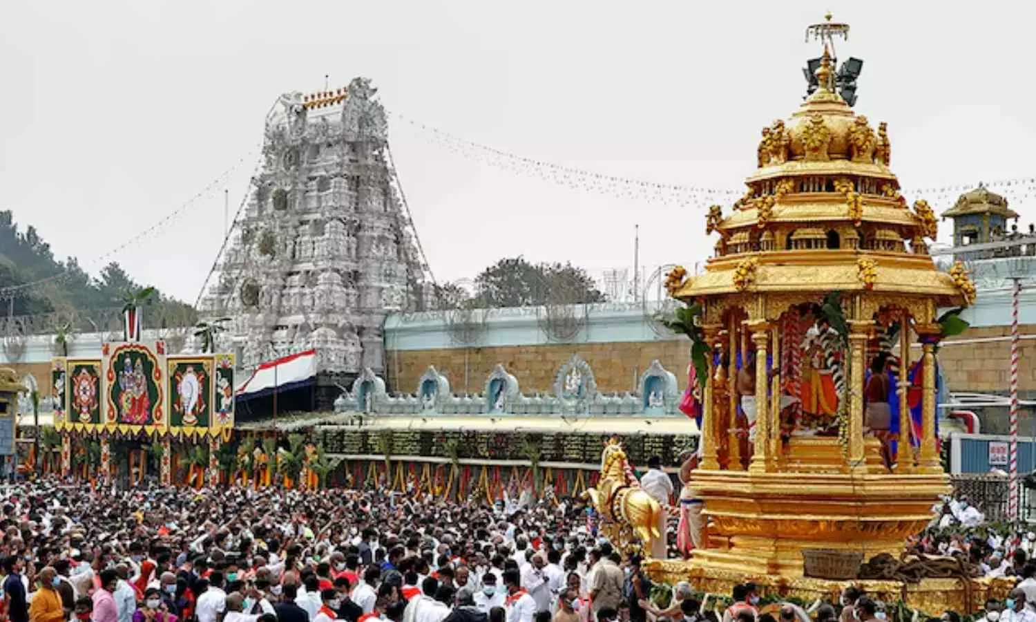 லட்டிலிருந்து பட்டு... திருமலை ஏழுமலையான் கோயிலில் தொடரும் ஊழல்! லட்டிலிருந்து பட்டு... திருமலை ஏழுமலையான் கோயிலில் தொடரும் ஊழல்!
