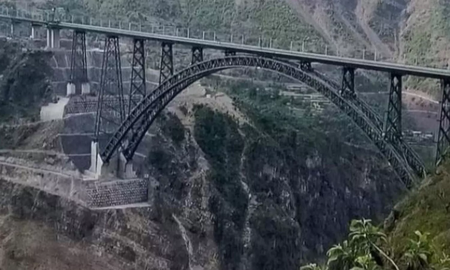 2025 REWIND:வாயைப் பிளக்க வைக்கும் உலகின் உயரமான ரெயில்வே பாலம்-ஈபிள் டவரை விட பெரியது 2025 REWIND:வாயைப் பிளக்க வைக்கும் உலகின் உயரமான ரெயில்வே பாலம்-ஈபிள் டவரை விட பெரியது