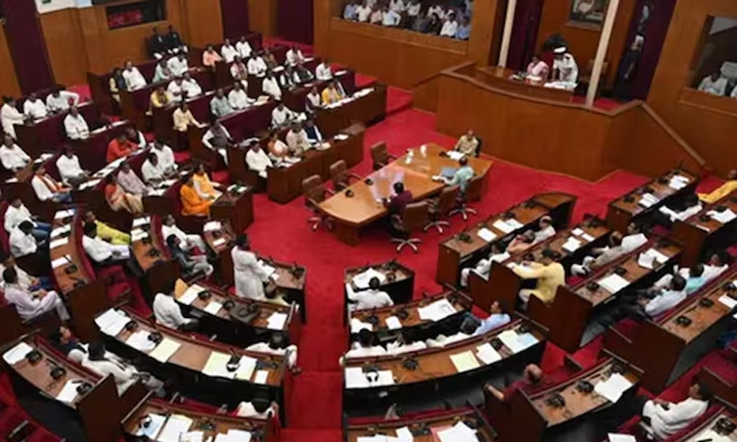 இந்தியாவில் இந்த மாநில எம்.எல்.ஏ.க்களின் சம்பளம்தான் அதிகம்: ஏன் தெரியுமா?