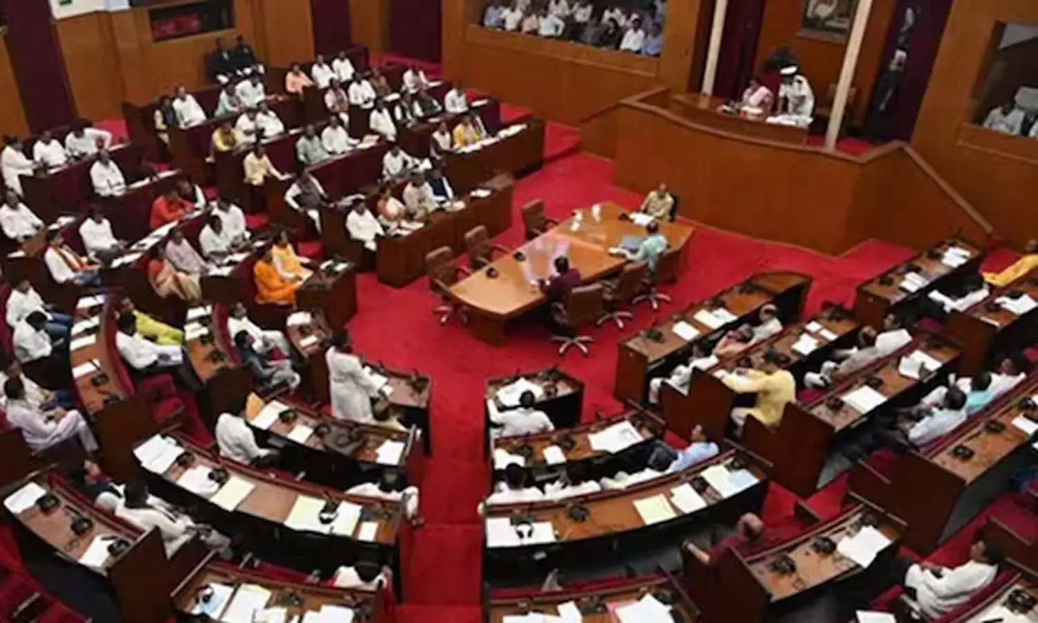 இந்தியாவில் இந்த மாநில எம்.எல்.ஏ.க்களின் சம்பளம்தான் அதிகம்: ஏன் தெரியுமா? இந்தியாவில் இந்த மாநில எம்.எல்.ஏ.க்களின் சம்பளம்தான் அதிகம்: ஏன் தெரியுமா?