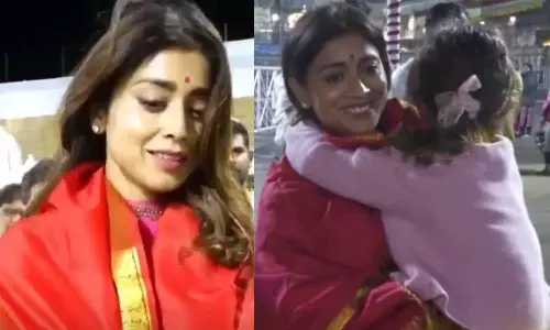 திருப்பதி ஏழுமலையான் கோவிலில் தனது மகளுடன் சாமி தரிசனம் செய்தார் நடிகை ஸ்ரேயா திருப்பதி ஏழுமலையான் கோவிலில் தனது மகளுடன் சாமி தரிசனம் செய்தார் நடிகை ஸ்ரேயா