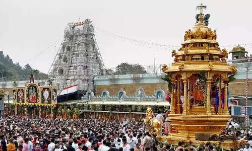 லட்டிலிருந்து பட்டு... திருமலை ஏழுமலையான் கோயிலில் தொடரும் ஊழல்!