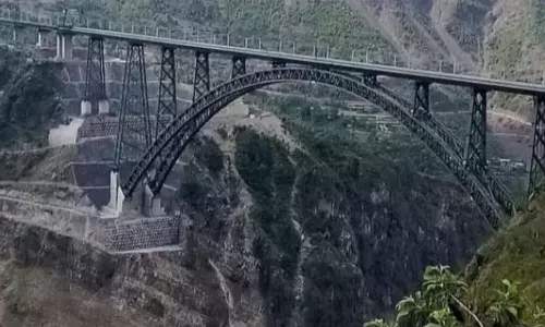 2025 REWIND:வாயைப் பிளக்க வைக்கும் உலகின் உயரமான ரெயில்வே பாலம்-ஈபிள் டவரை விட பெரியது