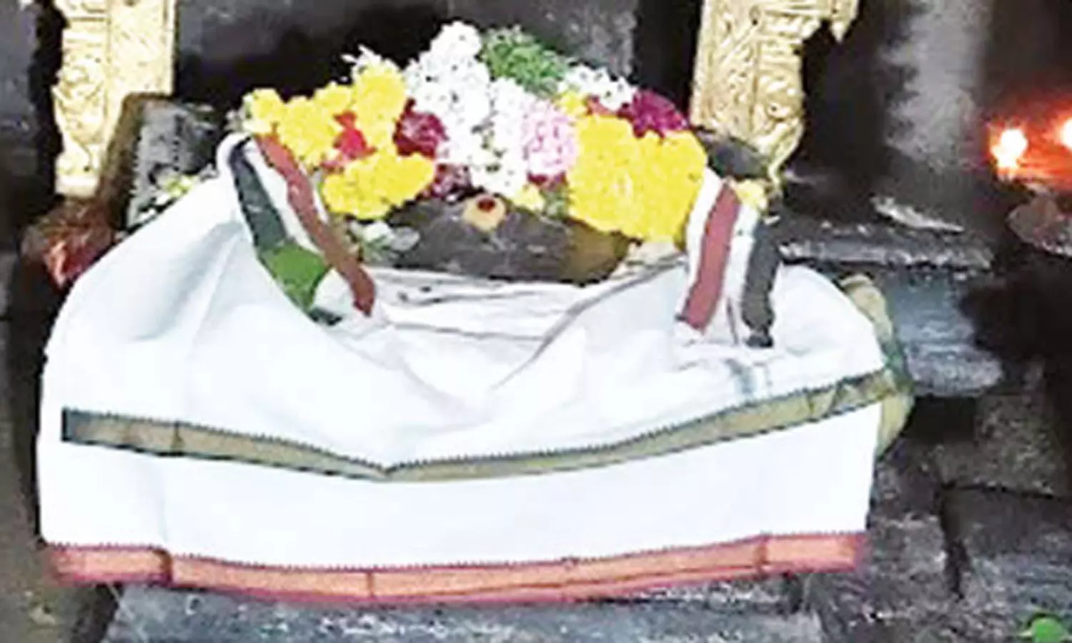 குழந்தை பாக்கியம் அருளும் நச்சாடை தவிர்த்தருளிய சுவாமி குழந்தை பாக்கியம் அருளும் நச்சாடை தவிர்த்தருளிய சுவாமி