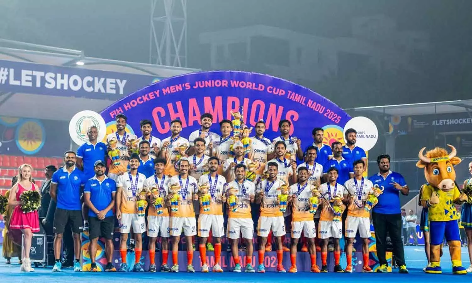 ஜூனியர் உலக கோப்பையில் வெண்கலம்: இந்திய ஹாக்கி வீரர்களுக்கு பரிசு தொகை அறிவிப்பு ஜூனியர் உலக கோப்பையில் வெண்கலம்: இந்திய ஹாக்கி வீரர்களுக்கு பரிசு தொகை அறிவிப்பு