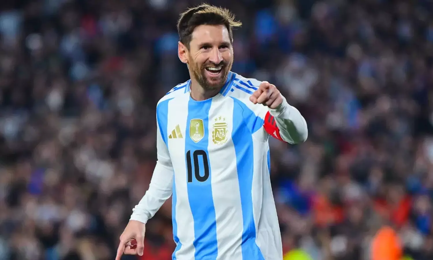 ஐதராபாத்திற்கு வருகை தரும் கால்பந்து வீரர் மெஸ்ஸி- புகைப்படம் எடுக்க ரூ.10 லட்சம் நிர்ணயம் ஐதராபாத்திற்கு வருகை தரும் கால்பந்து வீரர் மெஸ்ஸி- புகைப்படம் எடுக்க ரூ.10 லட்சம் நிர்ணயம்