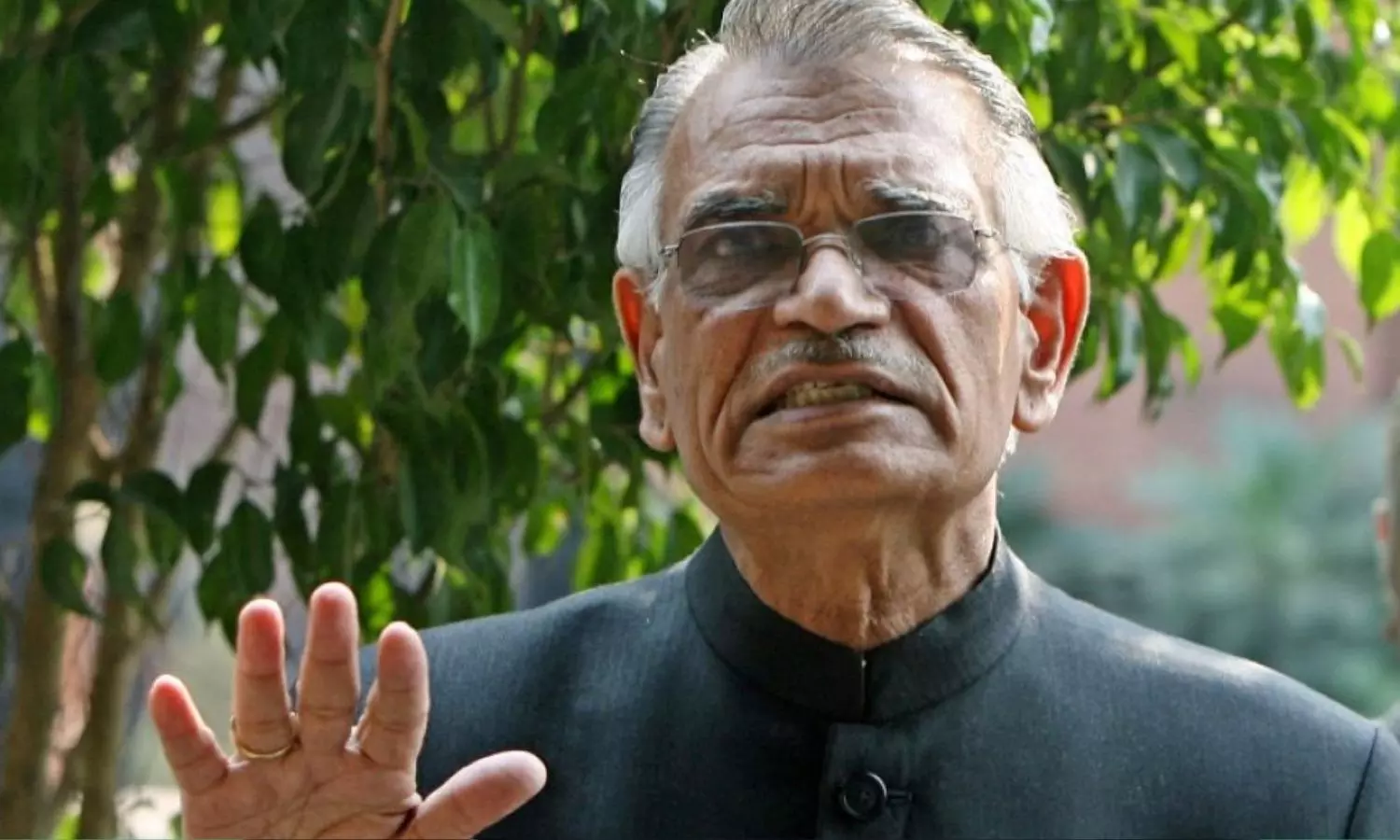 மும்பை குண்டுவெடிப்புக்கு பொறுப்பேற்று மத்திய உள்துறை அமைச்சர் பதவியை துறந்தவர்.. யார் இந்த சிவராஜ் பாட்டீல்? மும்பை குண்டுவெடிப்புக்கு பொறுப்பேற்று மத்திய உள்துறை அமைச்சர் பதவியை துறந்தவர்.. யார் இந்த சிவராஜ் பாட்டீல்?